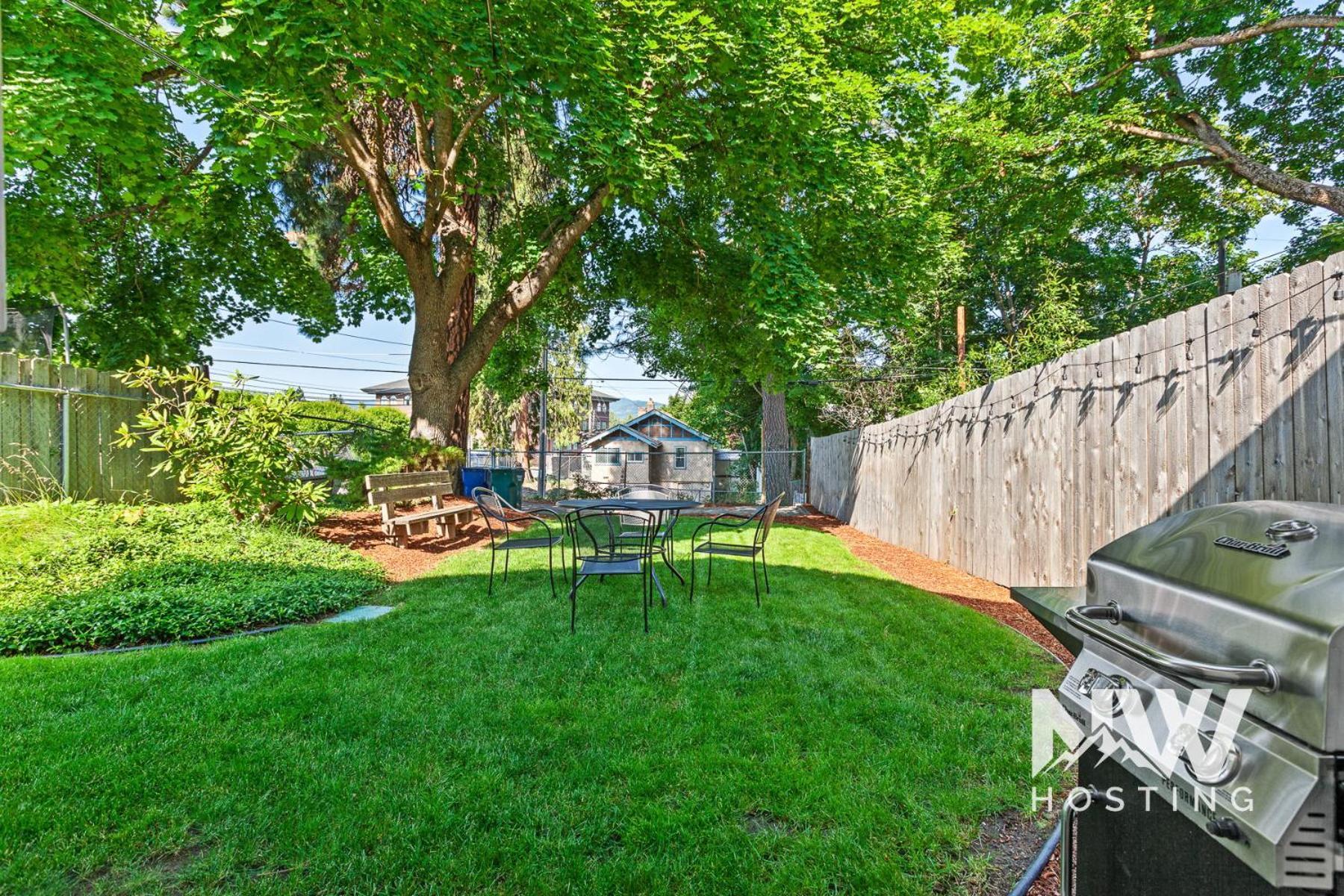 Adorable Bungalow Electric Fireplace & Large Fenced Yard Coeur d'Alene Exterior foto
